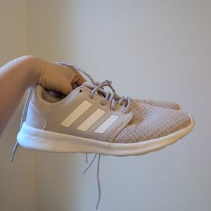 Adidas Sz 7 Women's Cloud Form Racer Running Shoes